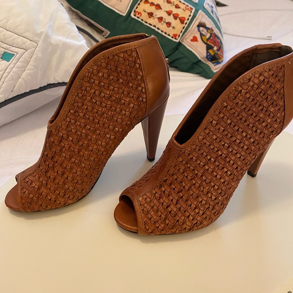 Vince Camuto whiskey woven leather heels
